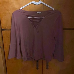Long sleeve tieable v-neck